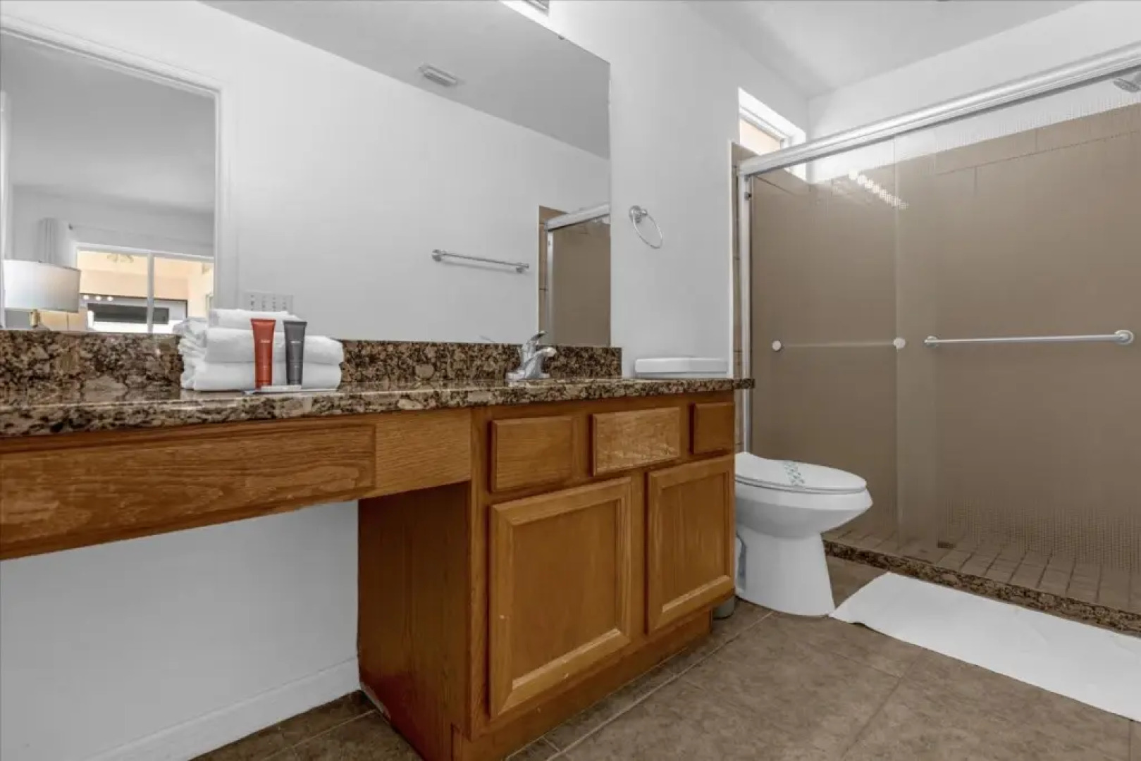 3 Bedrooms / 2 Bathrooms / Lake Berkley (1076 LB), Kissimmee, US