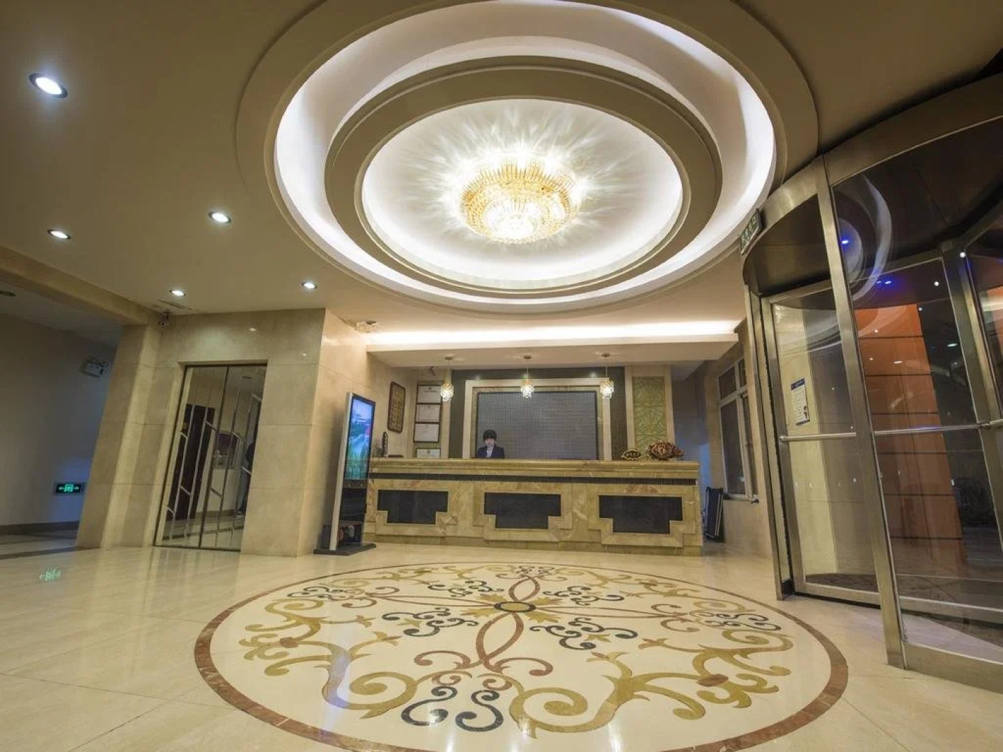 Longxing Holiday Hotel