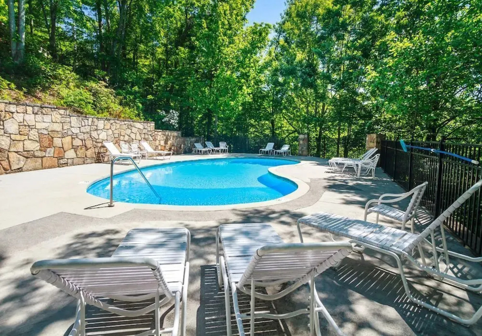 Alpine Windsong 2 Bedroom Home with Gas Fireplace