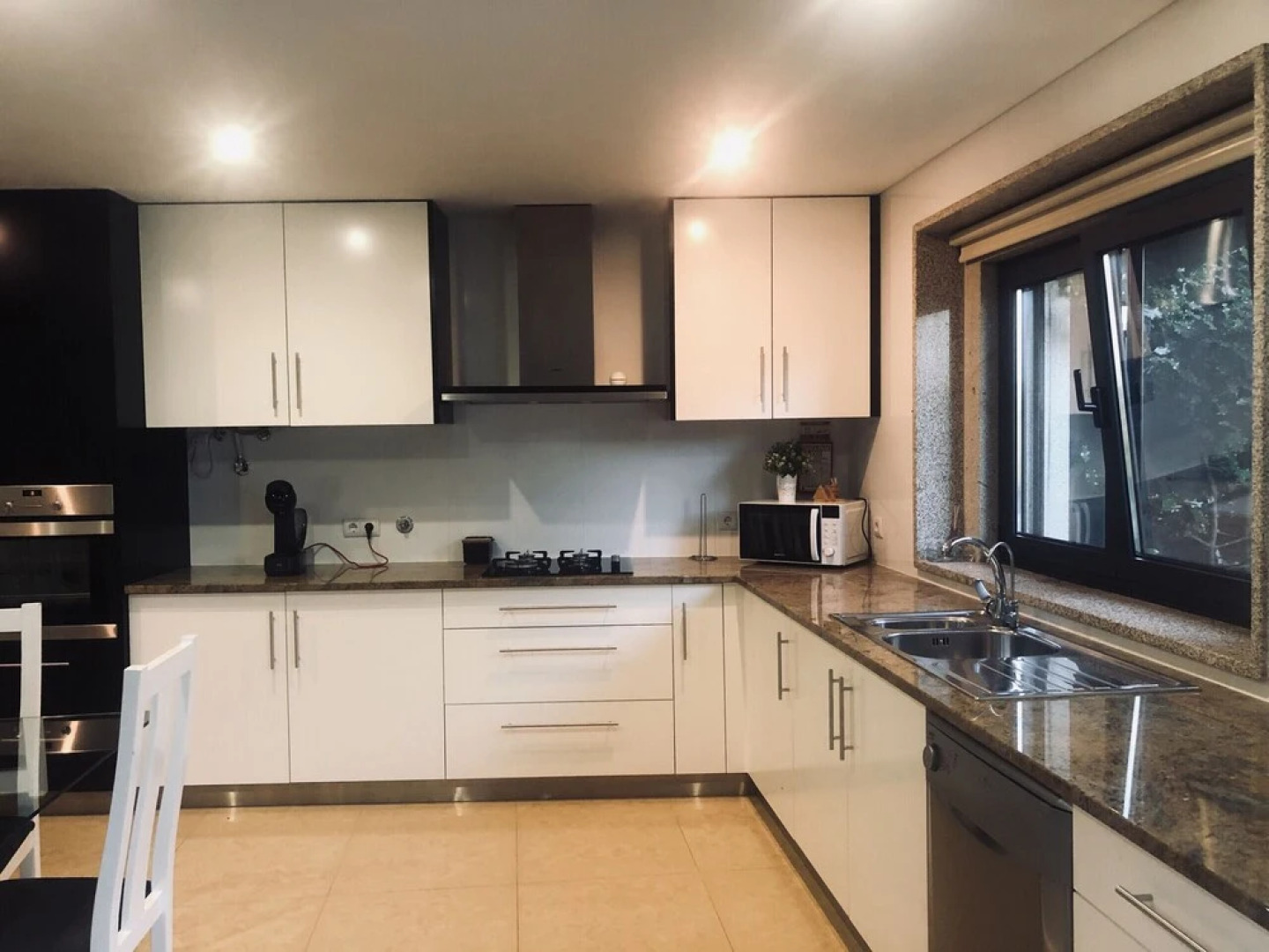 House w Pool and Games Room, P. Varzim by Izibookings