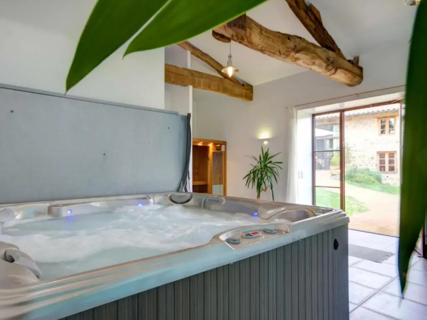 Gîte Saint-Just-la-Pendue, 7 pièces, 12 personnes - FR-1-496-54