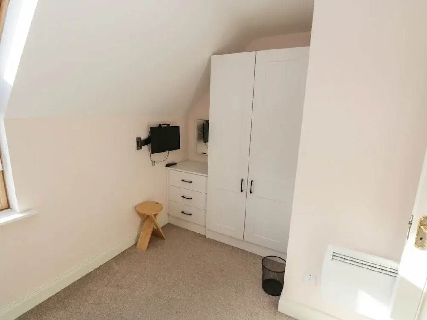 Sea Breeze Holiday Home