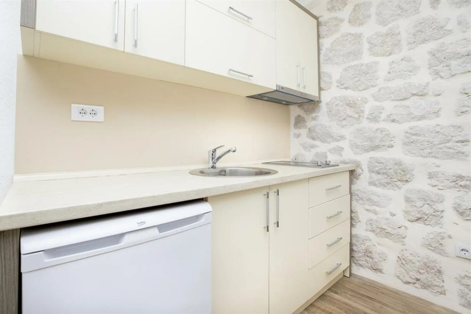 Apartments Mezini 11