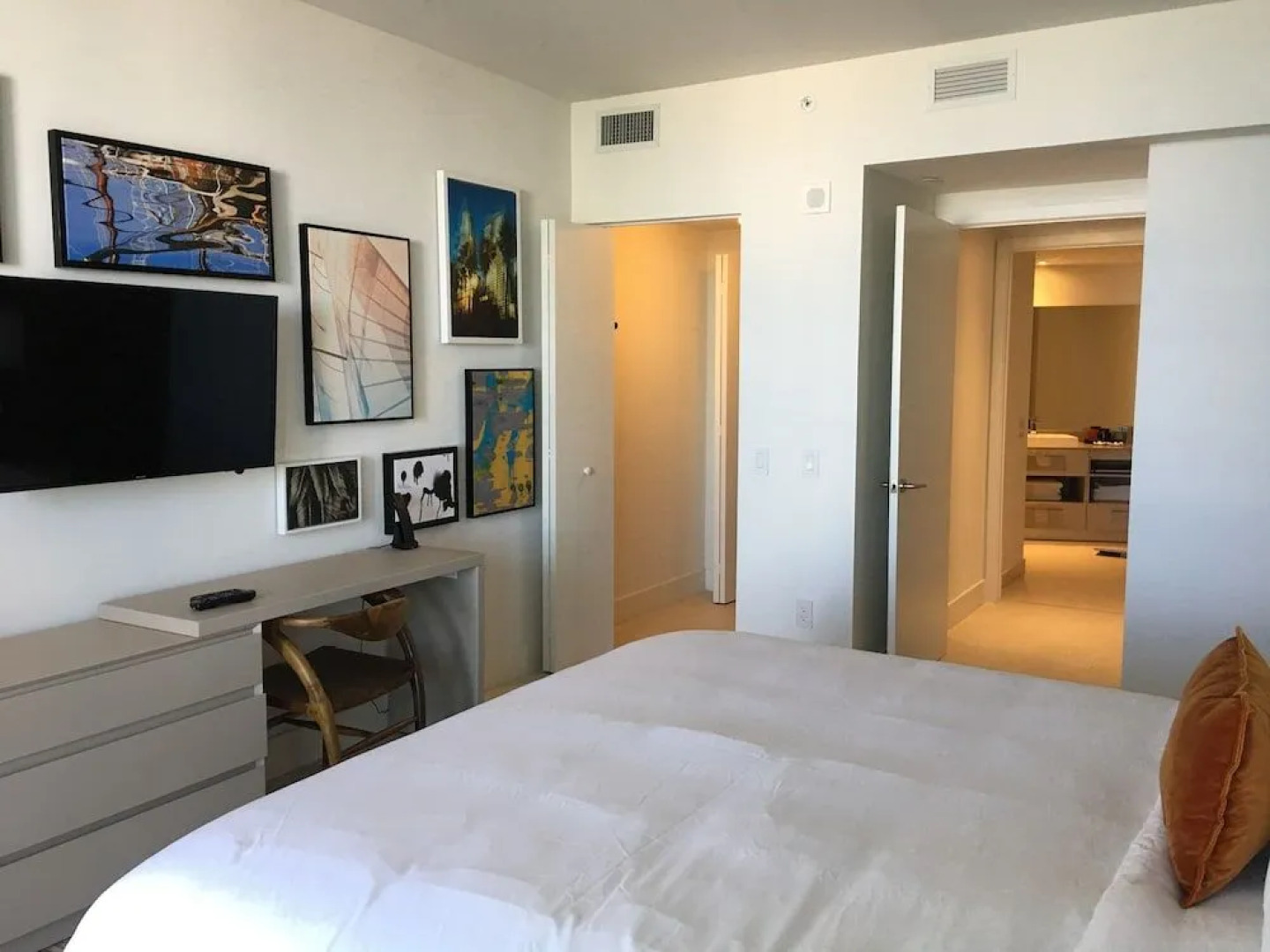 Lyfe Residence Building - Private apts over the beach