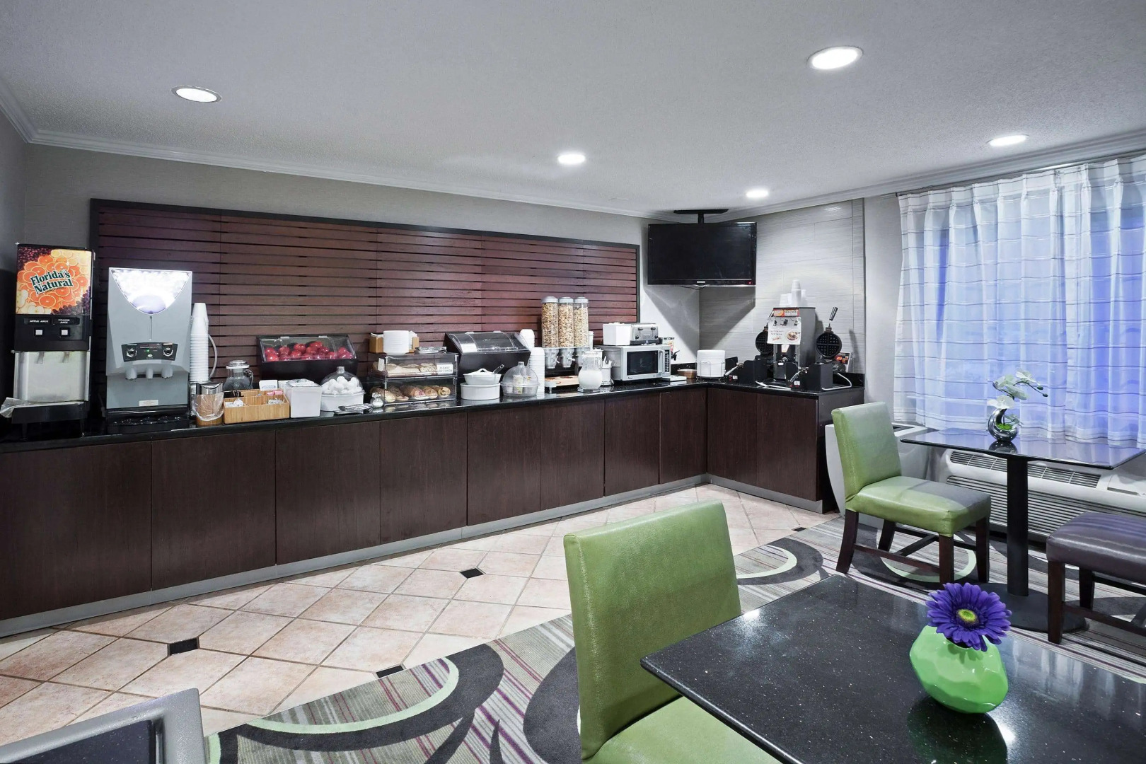 La Quinta Inn & Suites by Wyndham Cleveland Macedonia