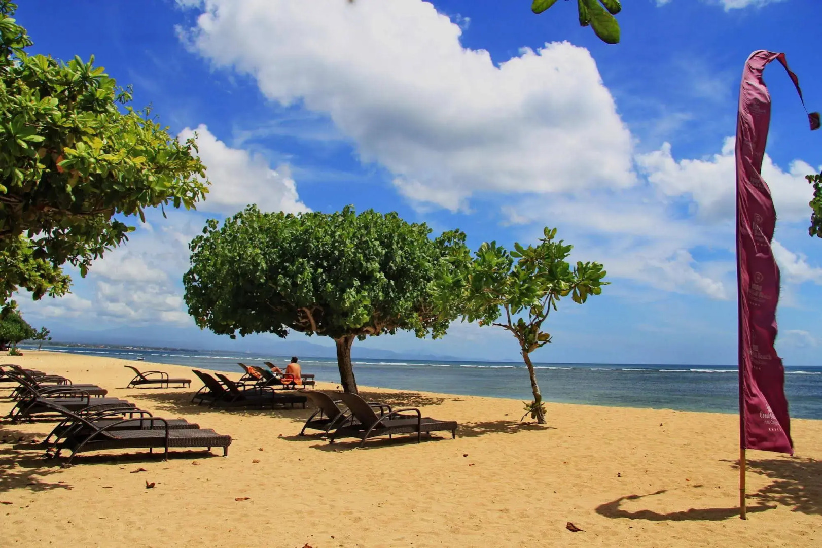 Отель Bali Beach