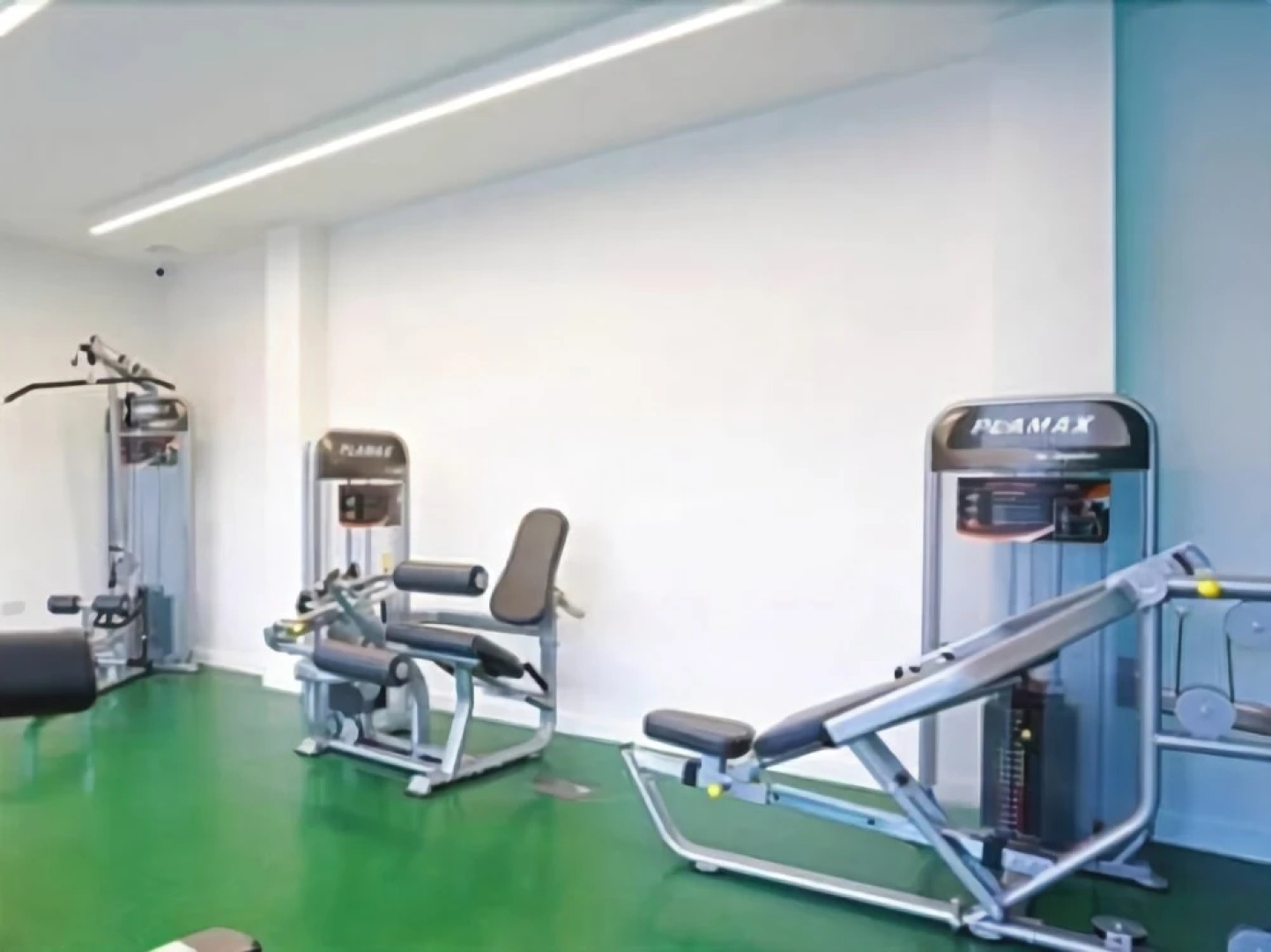 B4H Studios - The Hatbox