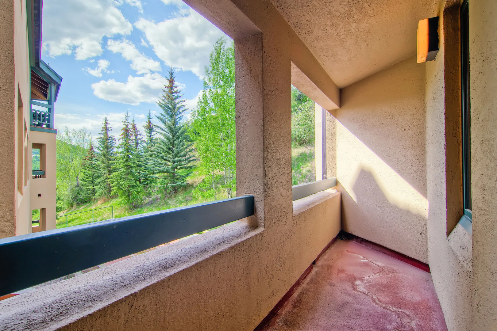 Kiva Lodge by East West Hospitality