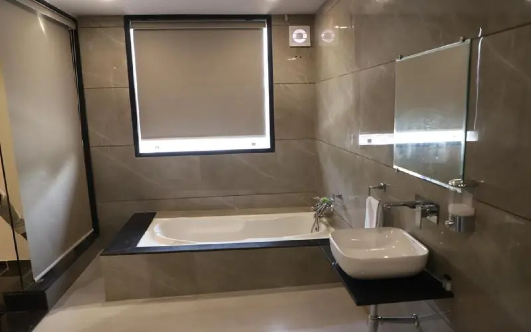 Hotel Maple Tree Inn