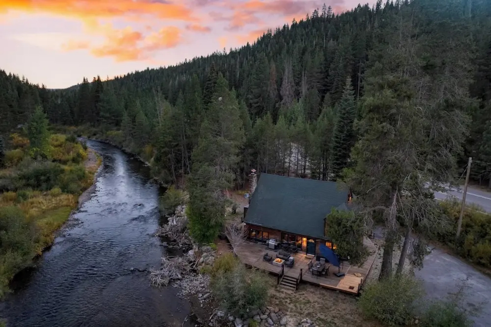 Riversong Lodge by Avantstay Sauna + Hot Tub On The Truckee River