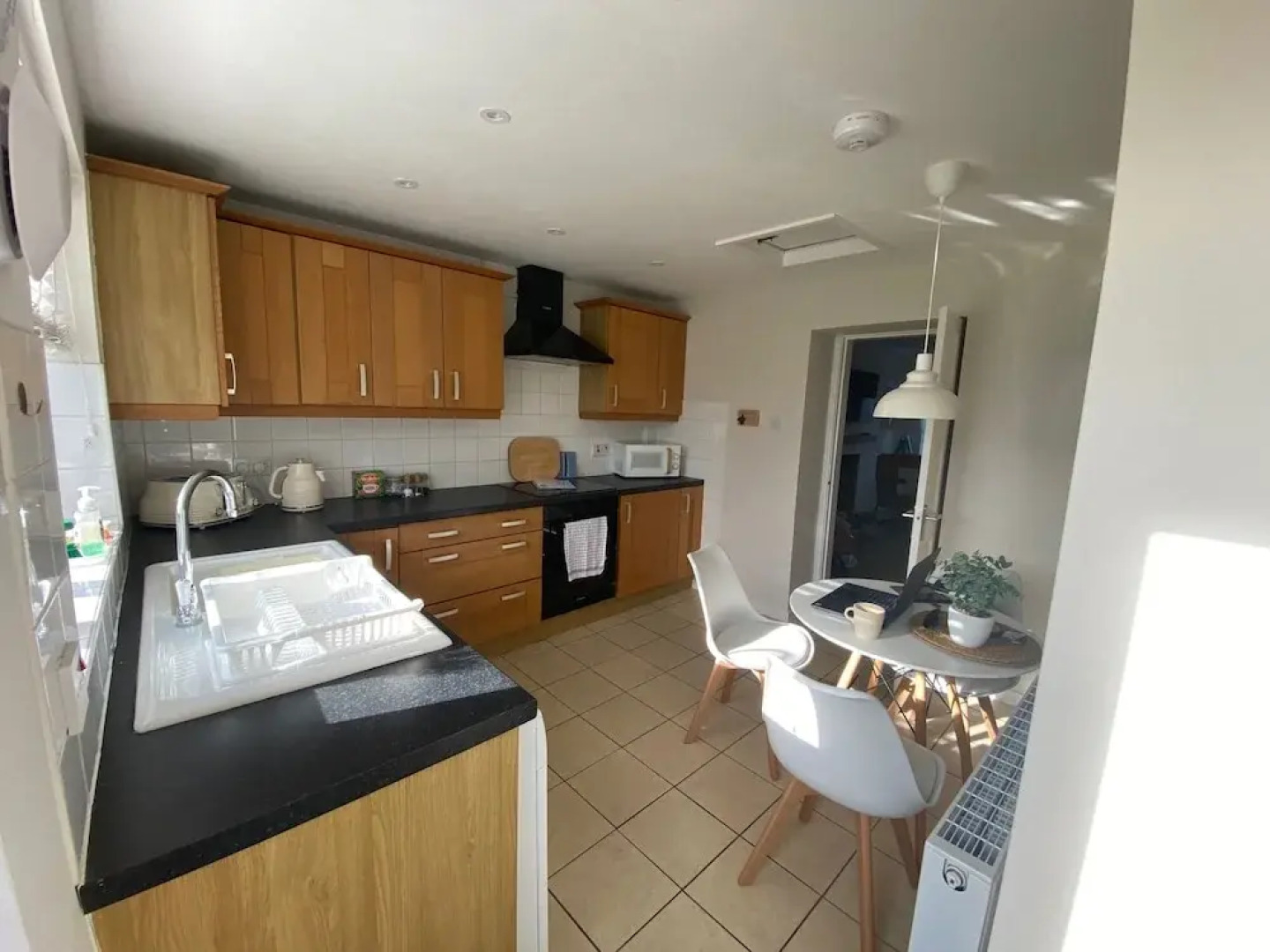 Anglesey Retreat - 2 Beds - Sleeps 3 - Parking