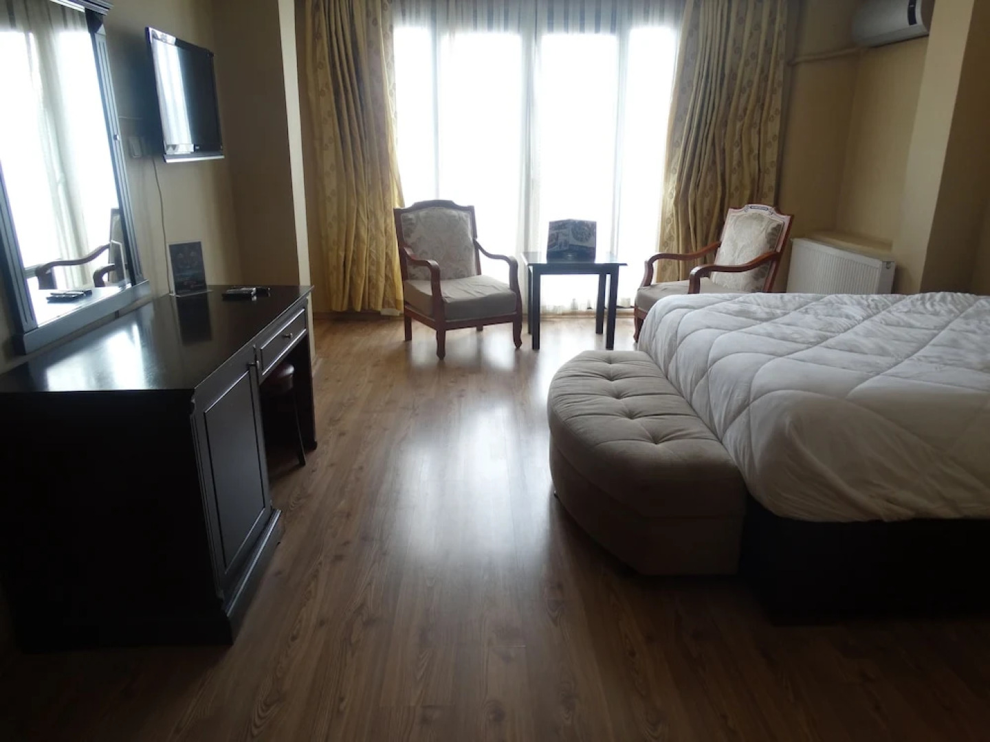 Yakamoz Hotel & Restaurant