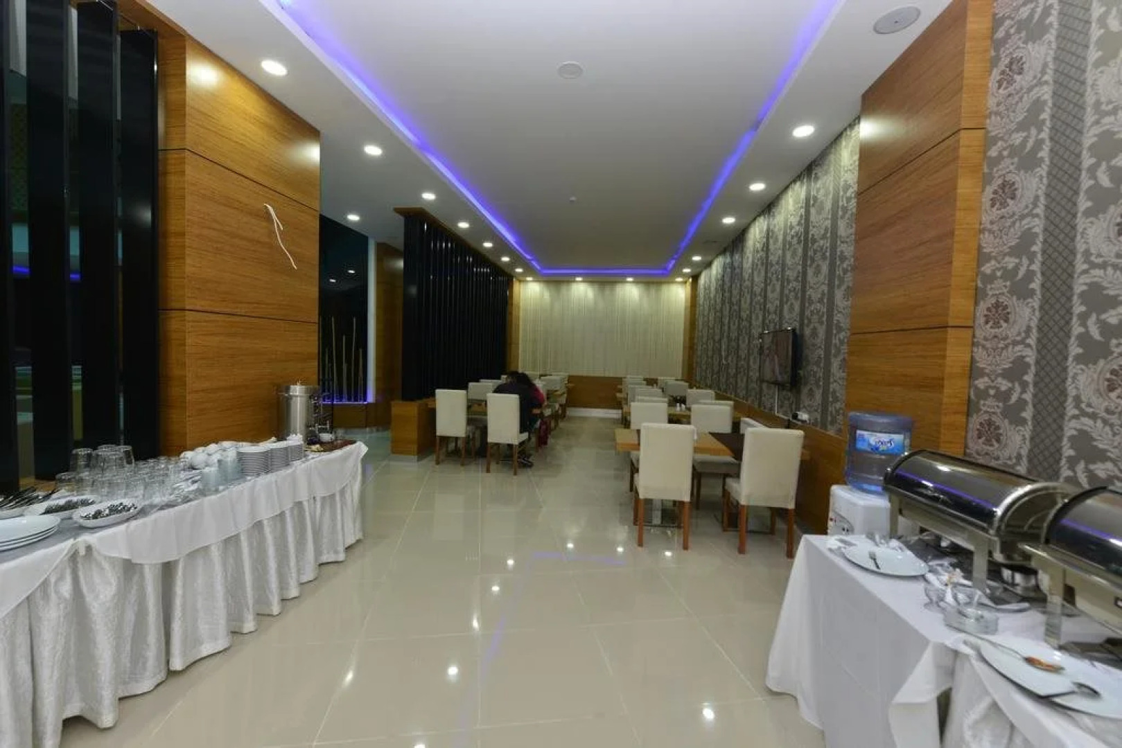 Grand Surmely Business Hotel