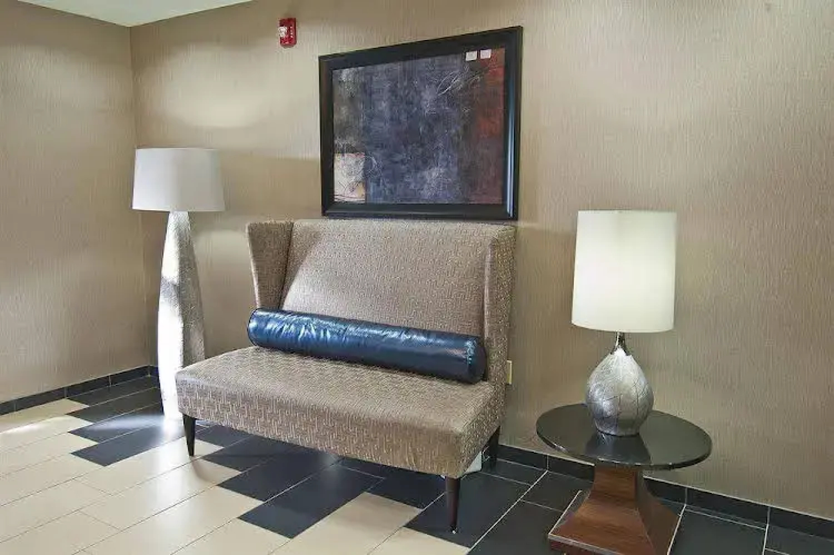 Holiday Inn Express: Pearl