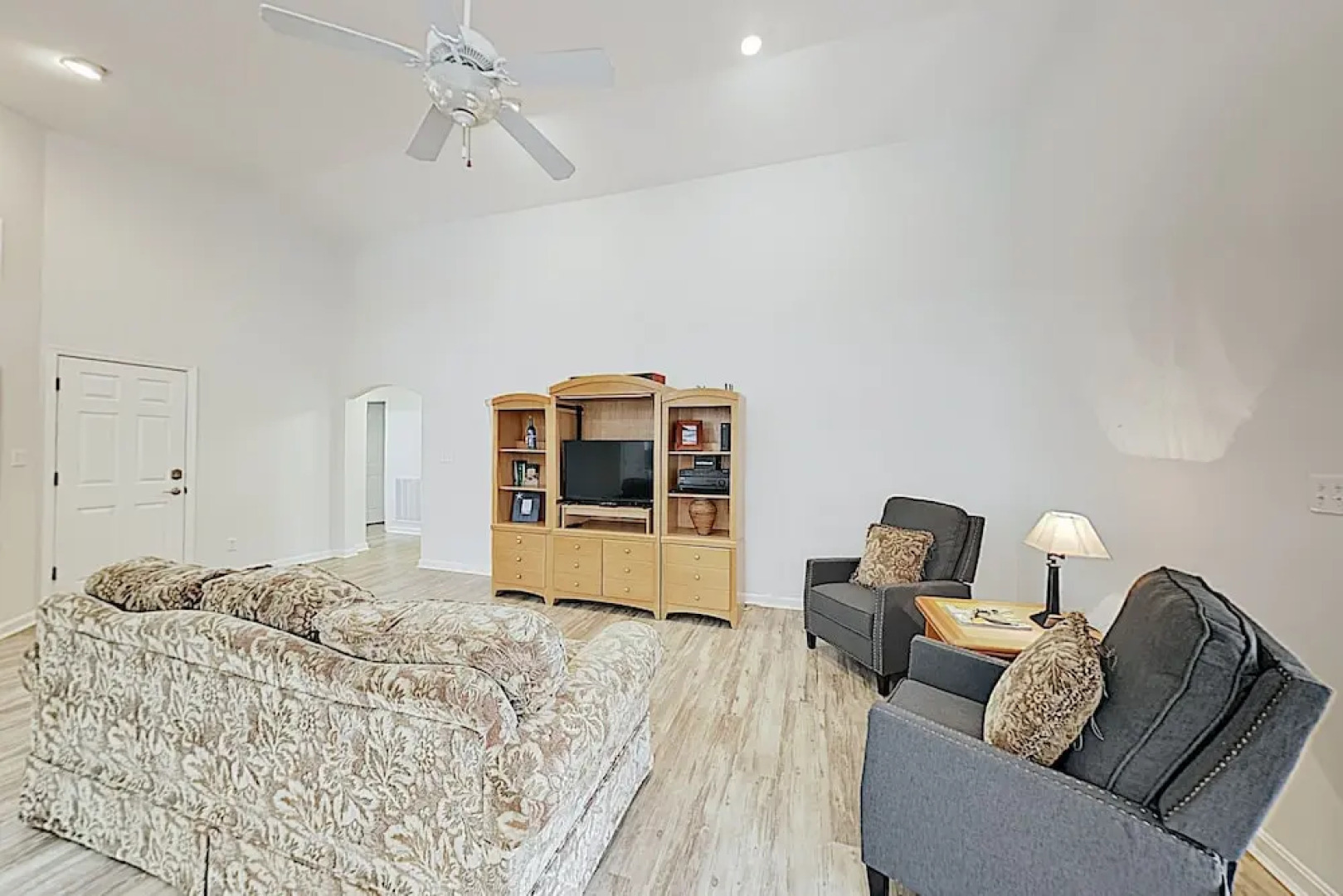 New Listing! Choice Getaway - 5 Pools & Beach Club 3 Bedroom Home