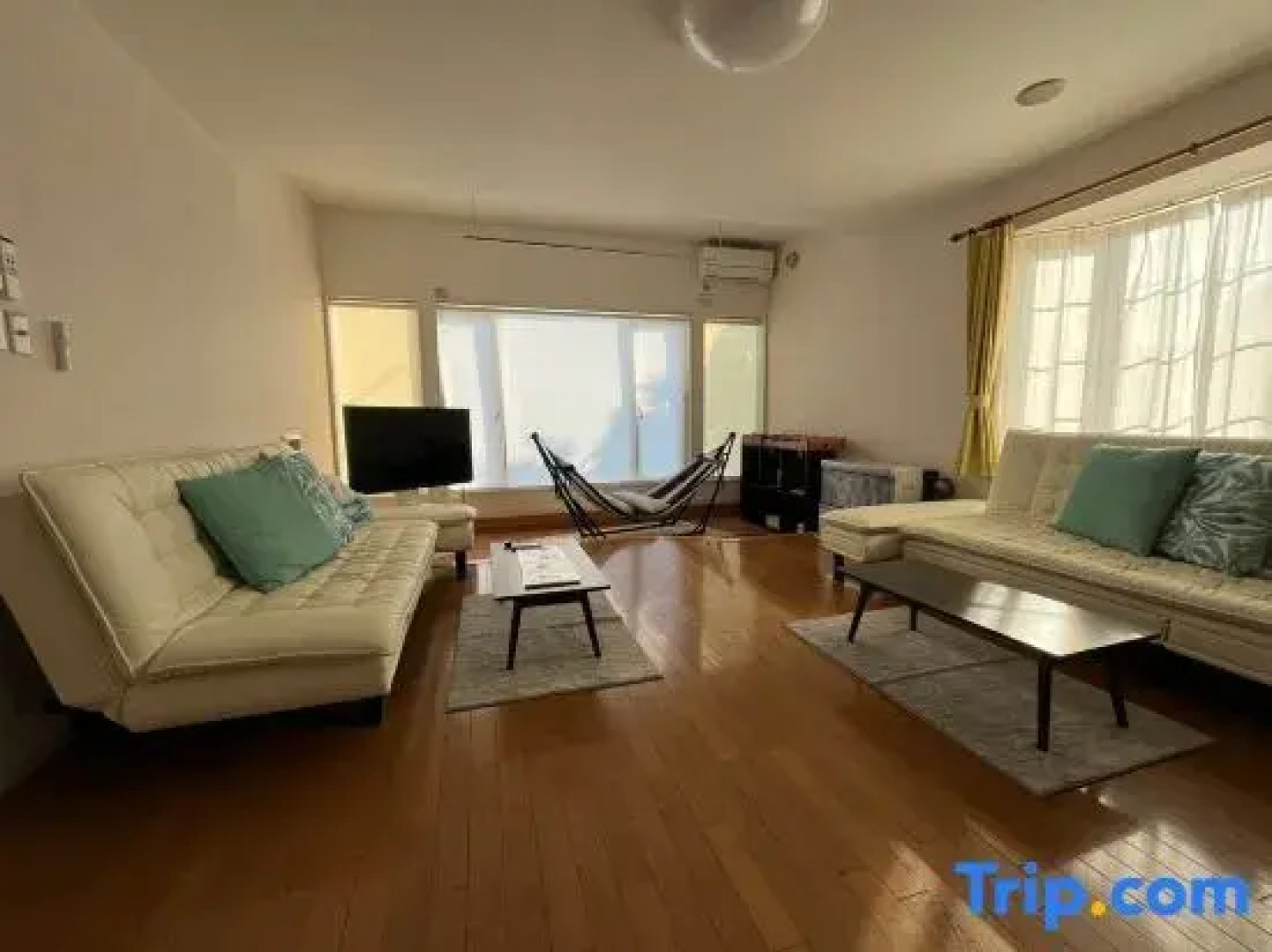 Whole House / 10 ppl/ 3 Parking /Free Wifi!