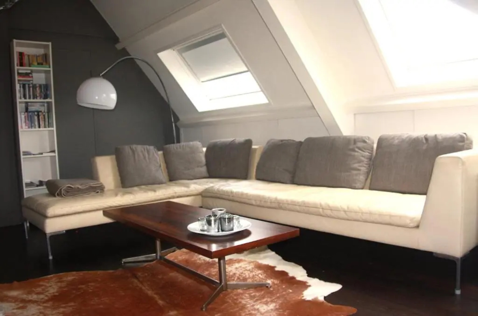 Loft, Private House with wifi and free parking for 1 car