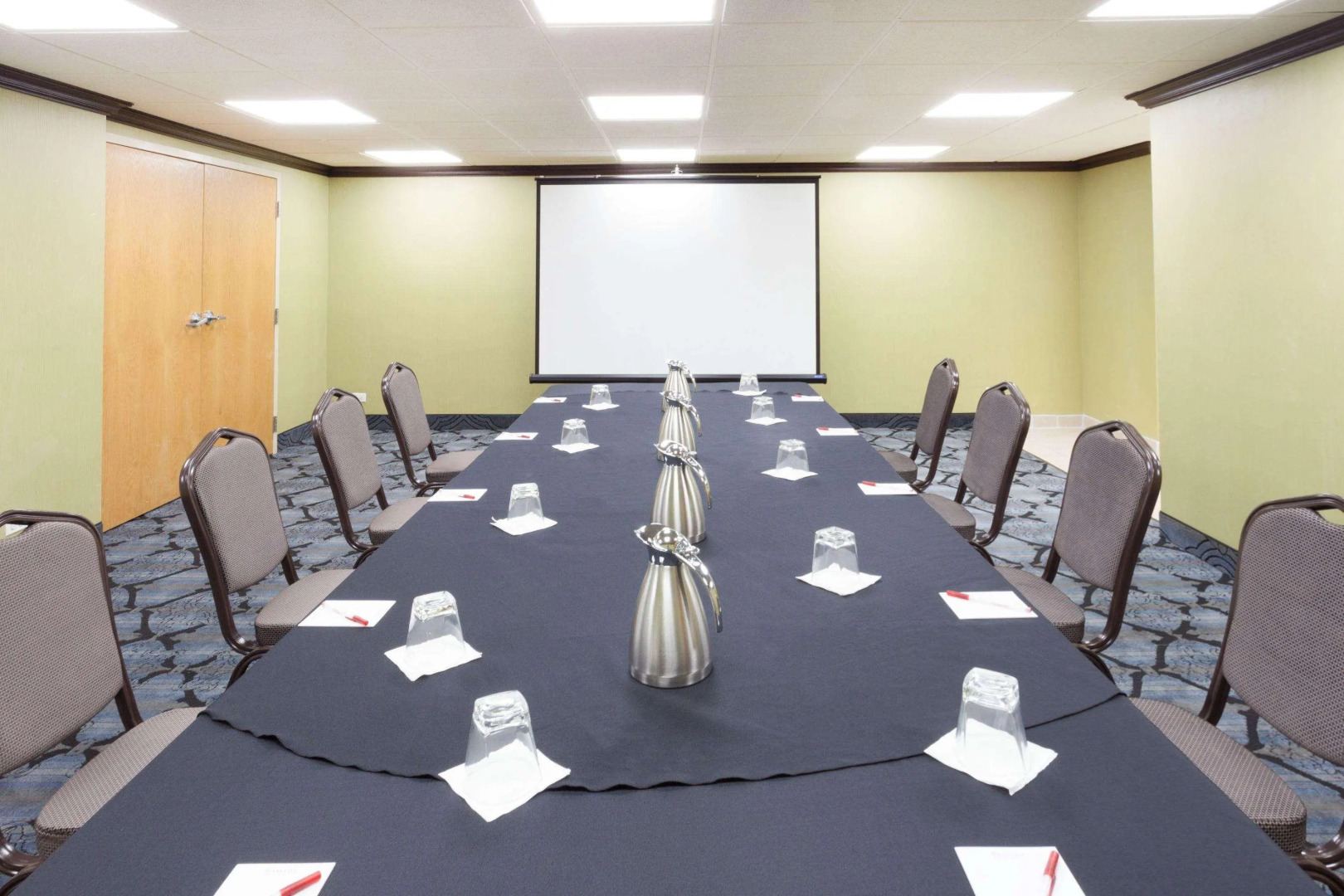 Ramada Plaza by Wyndham Chicago North Shore