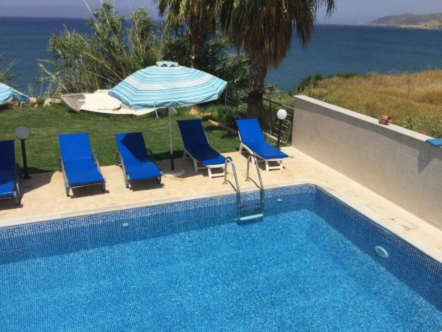 Kallinousa Beach Villa