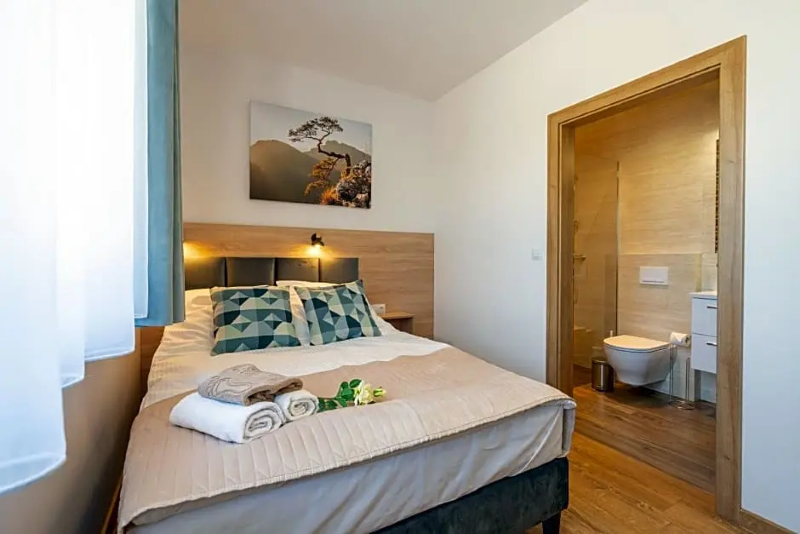 Happy Hostel & Apartments