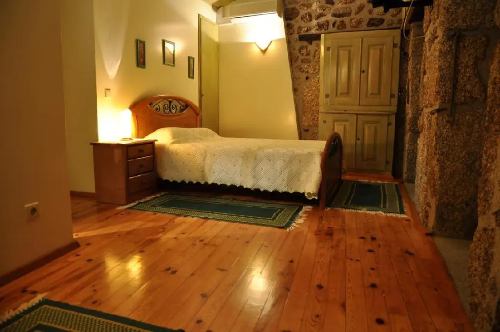 Casa do Meio da Vila