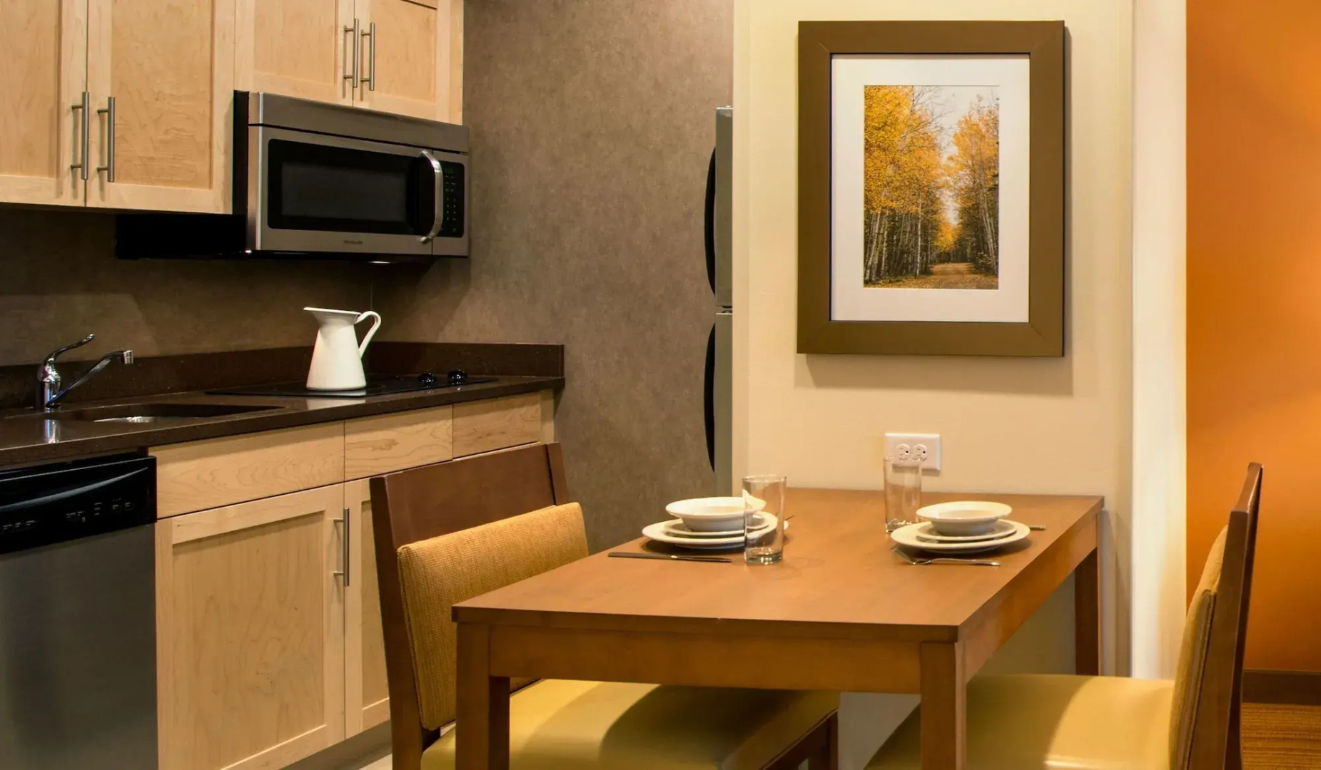 Homewood Suites by Hilton Winnipeg Airport-Polo Park, MB