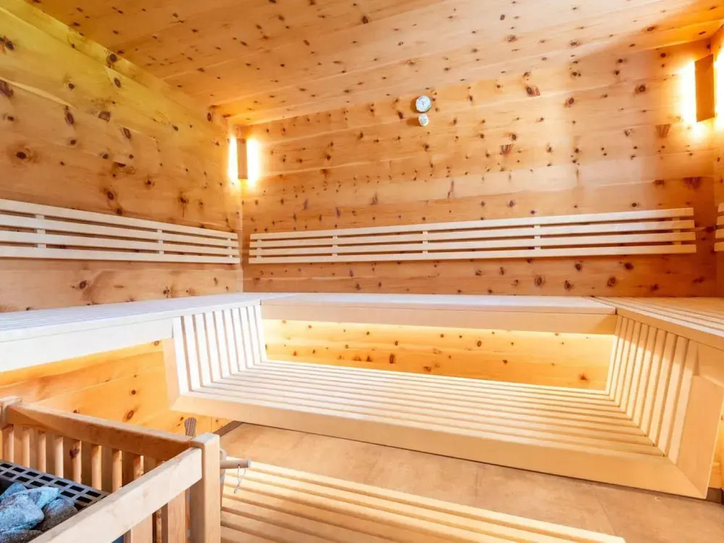 Attractive Flat With Beautiful Views