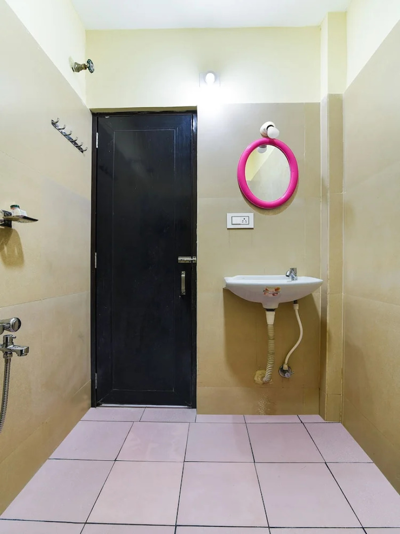 OYO 40717 Sai Priya Residency