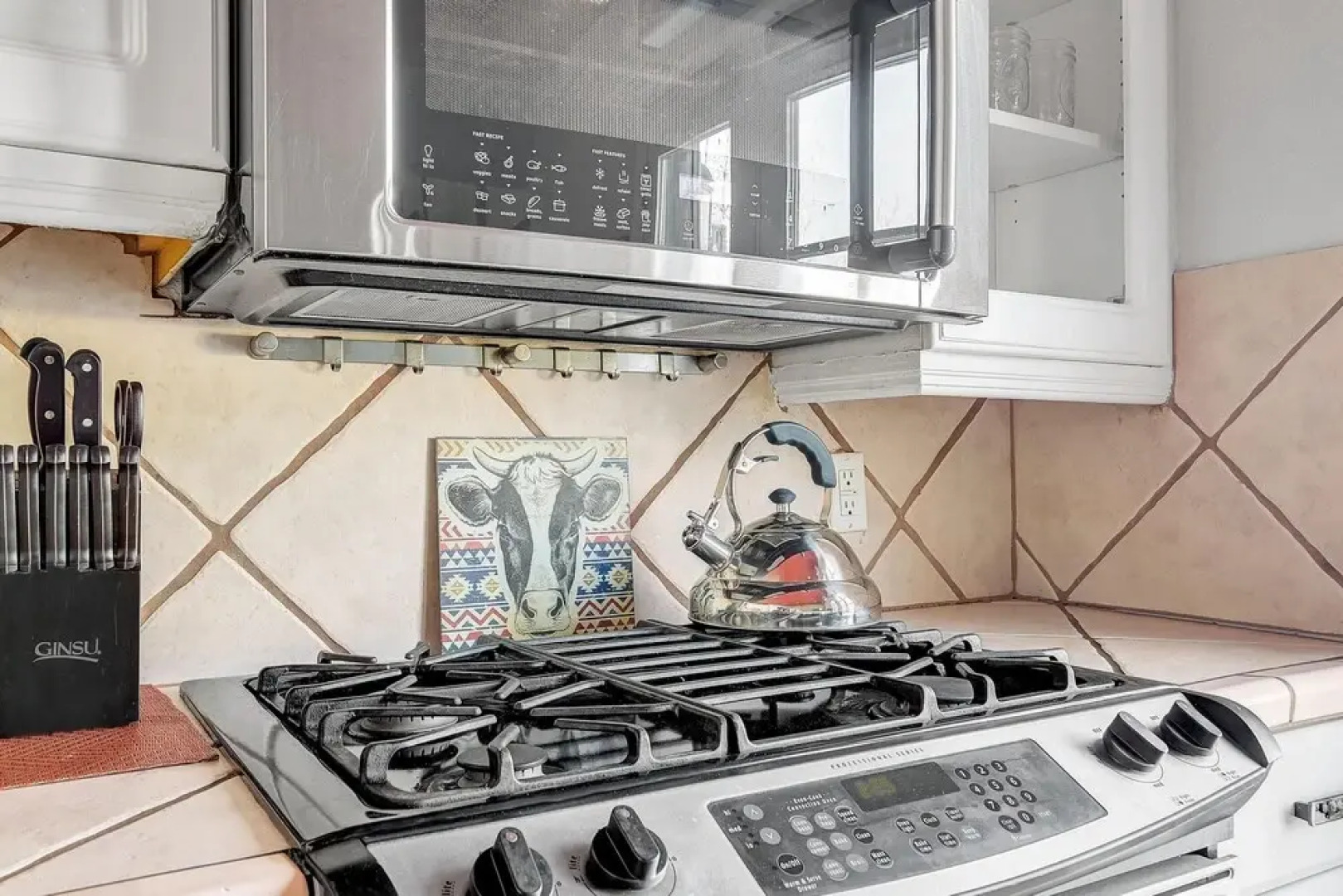 Klo6985 - Huge Home with Backyard Hot Tub! Parking