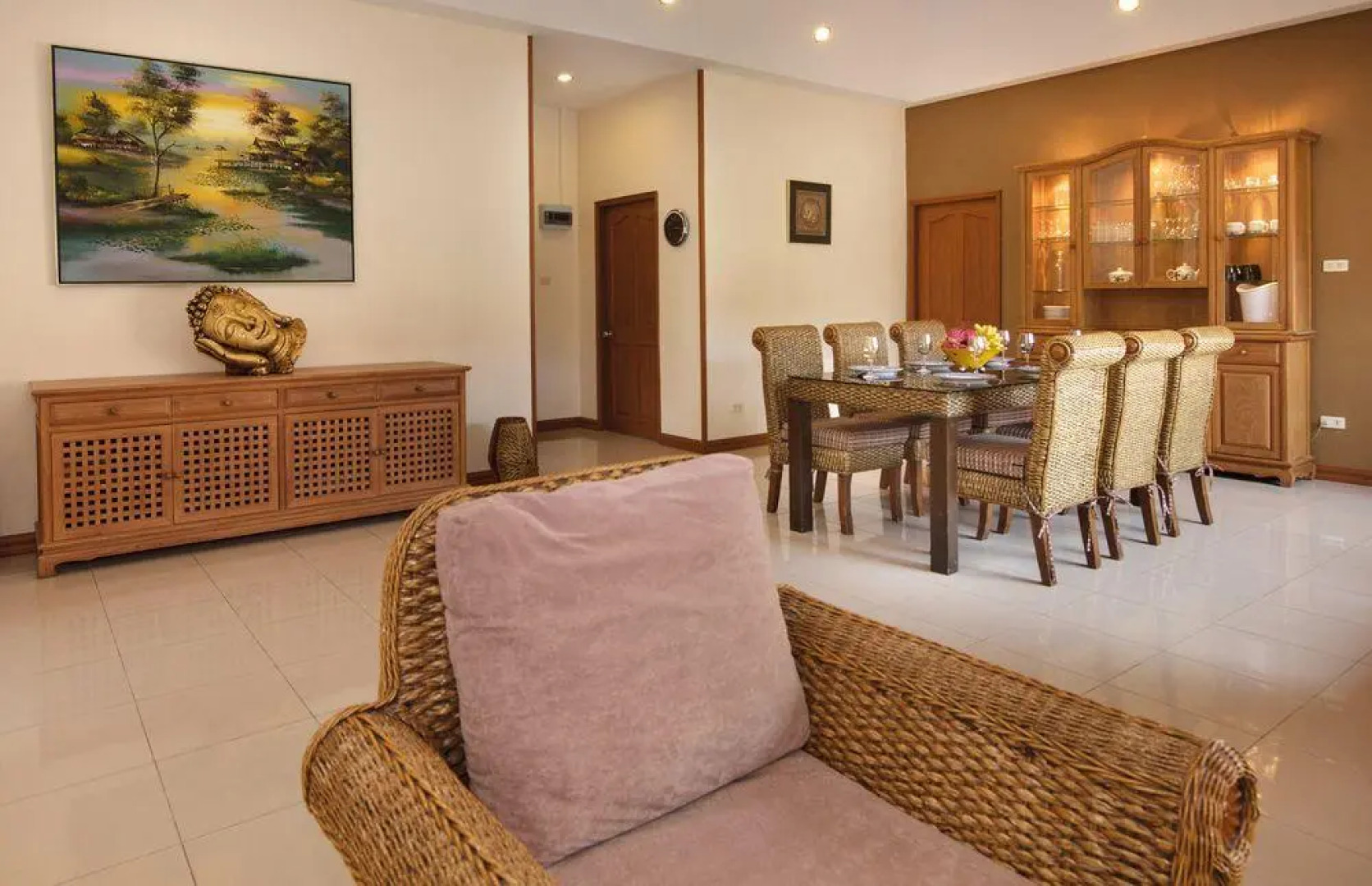 Pattaya Hill, Near the City and Beach