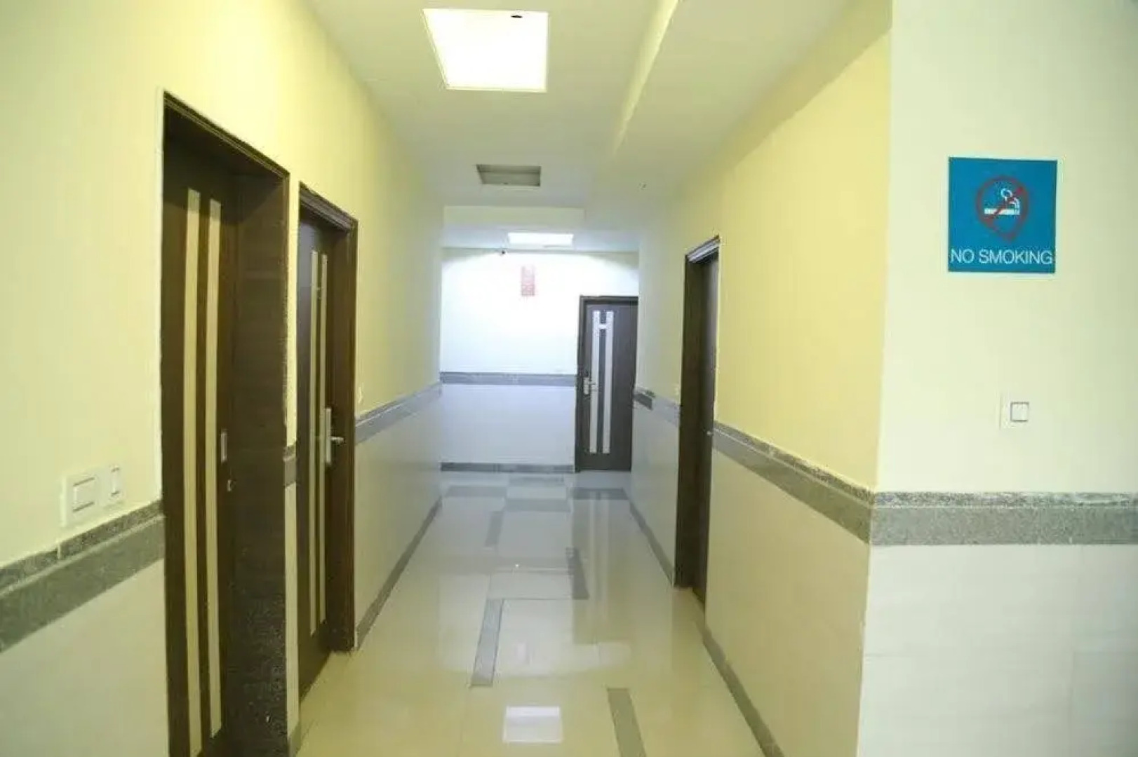 OYO Rooms Paras down Town Mall