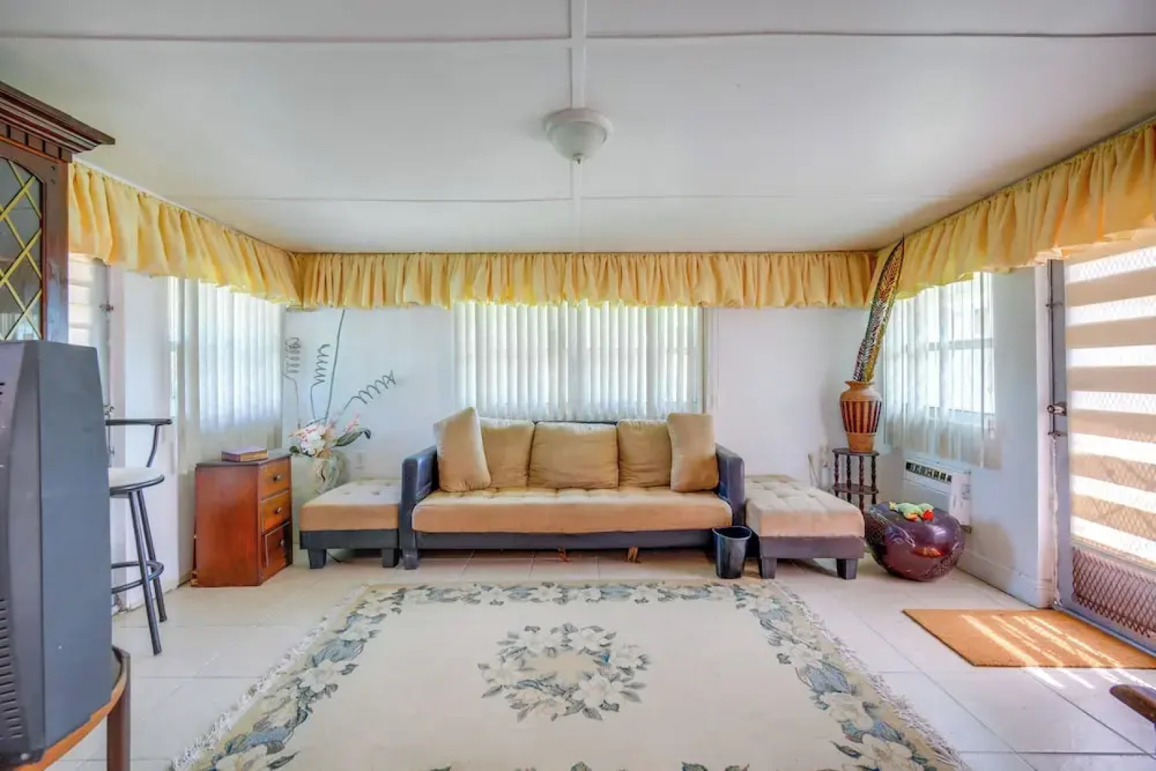 < 3 Mi to Hard Rock Stadium: Miami Home w/ Sunroom