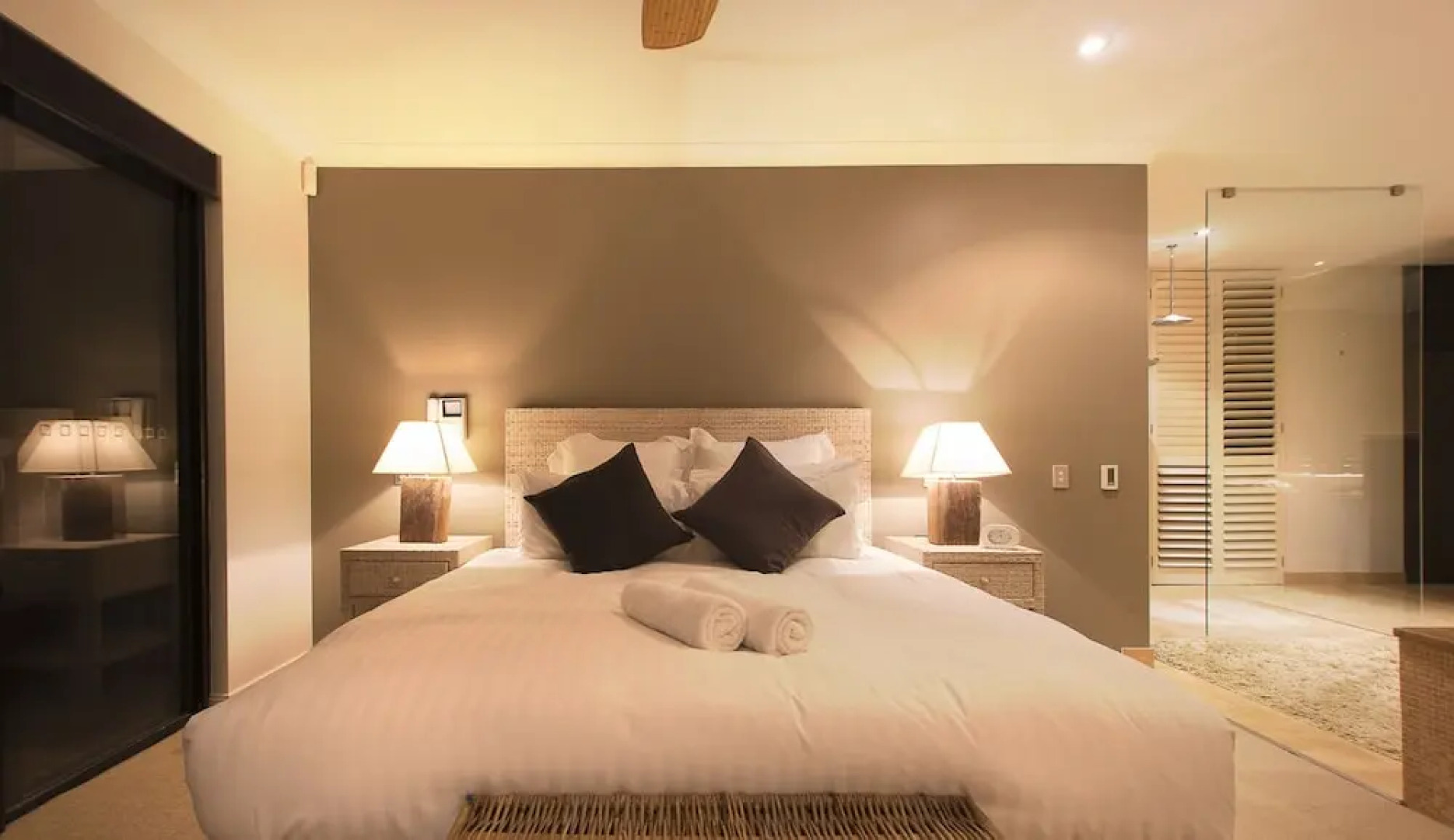 Grandeur on Bay Three