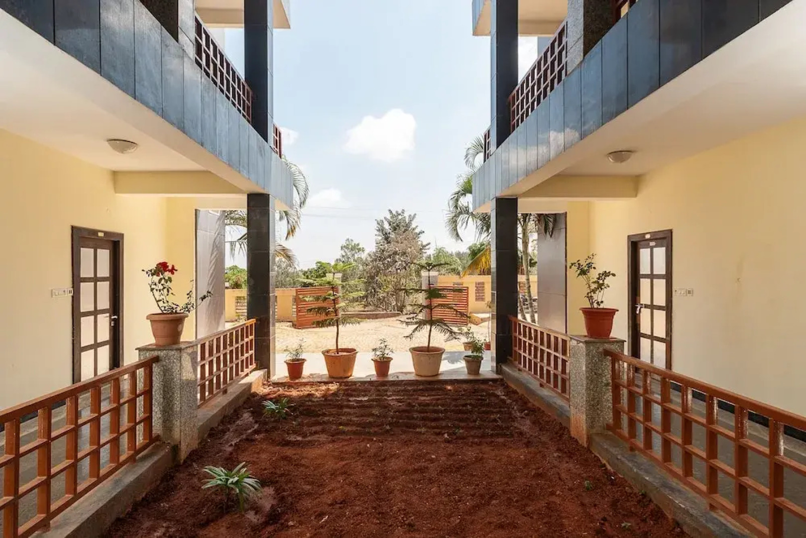 OYO 27033 Hill Breeze