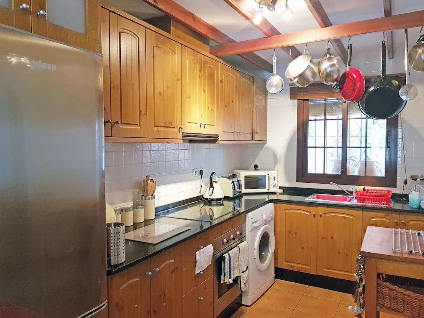 Three Double Bedroom Townhouse in Lovely Village