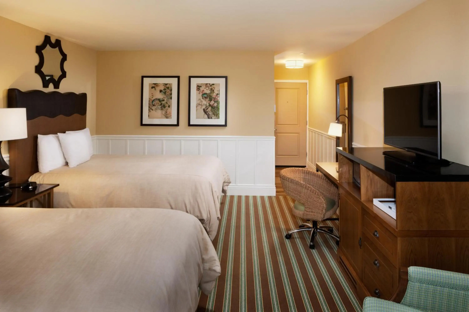 Lighthouse Lodge And Cottages