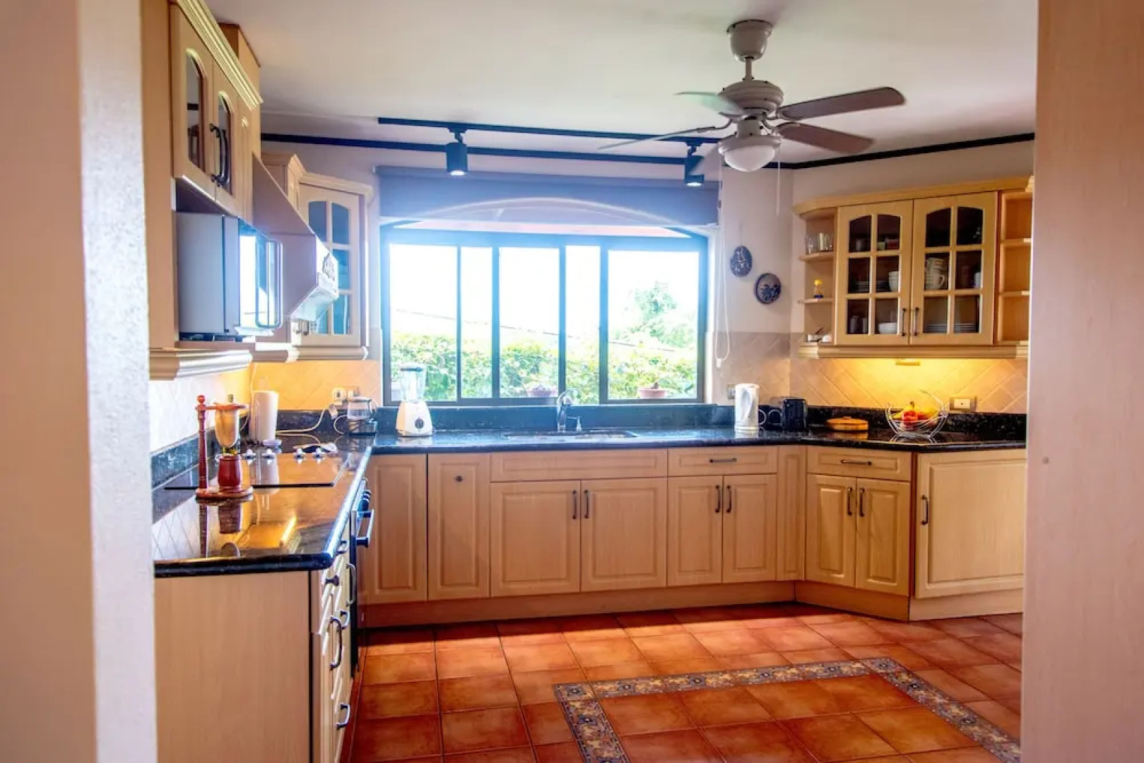 "Modern 2br Casa Calmarse W Mountain View"