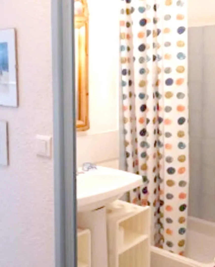 Studio in Saint-tropez, With Pool Access - 800 m From the Beach