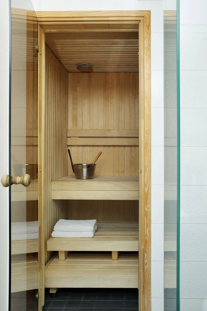 Oru Hub Hotel Tallinn — Handwritten Collection