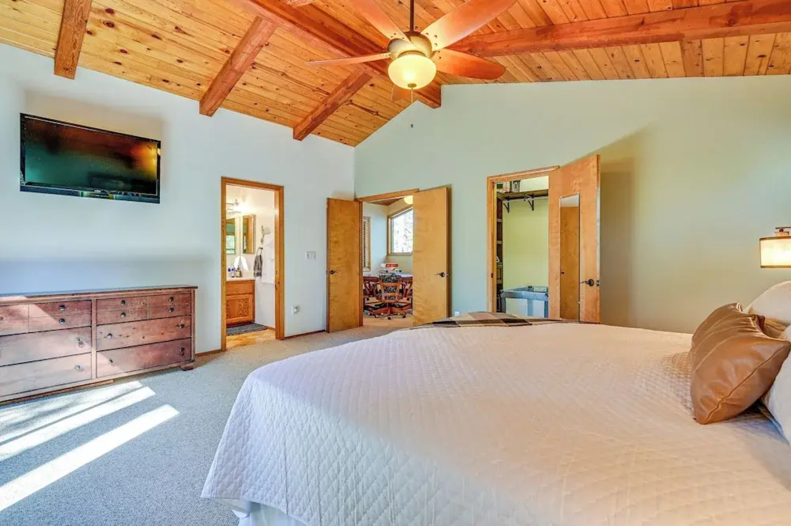 Furnished Deck + Forest Views: Pine Retreat!