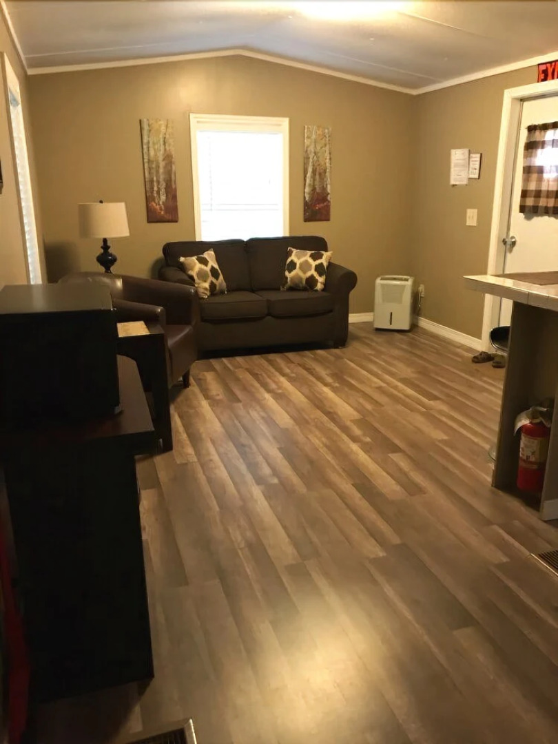 Cottage #3 1 Bedroom 1 Bathroom Cottage