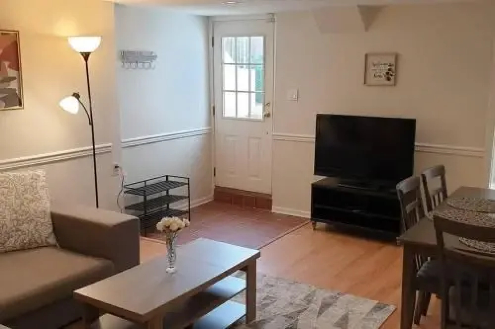 Happy, Cozy, Fun, Loving suite in West Vancouver