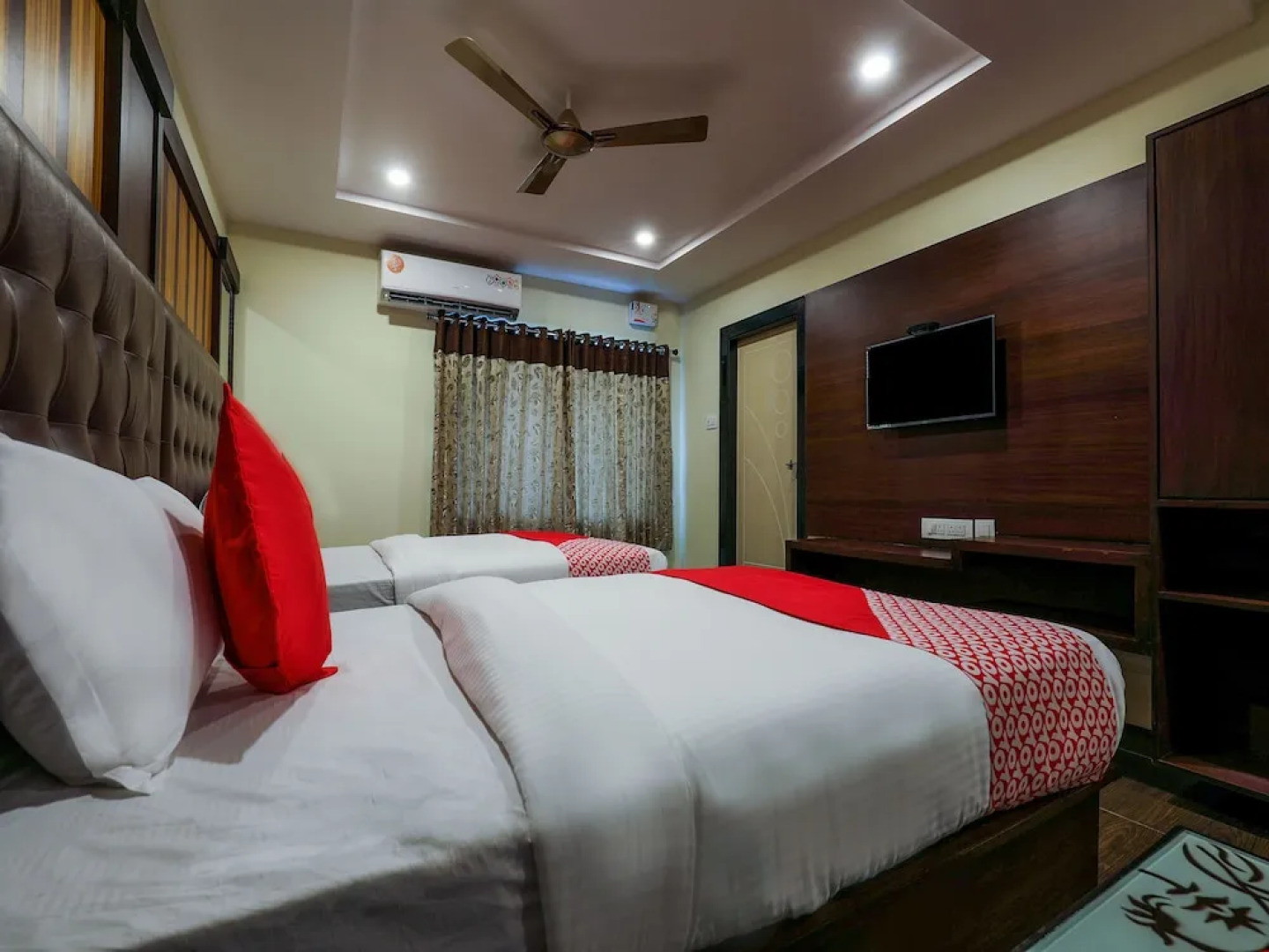 OYO 16155 Hotel Dcm Grand