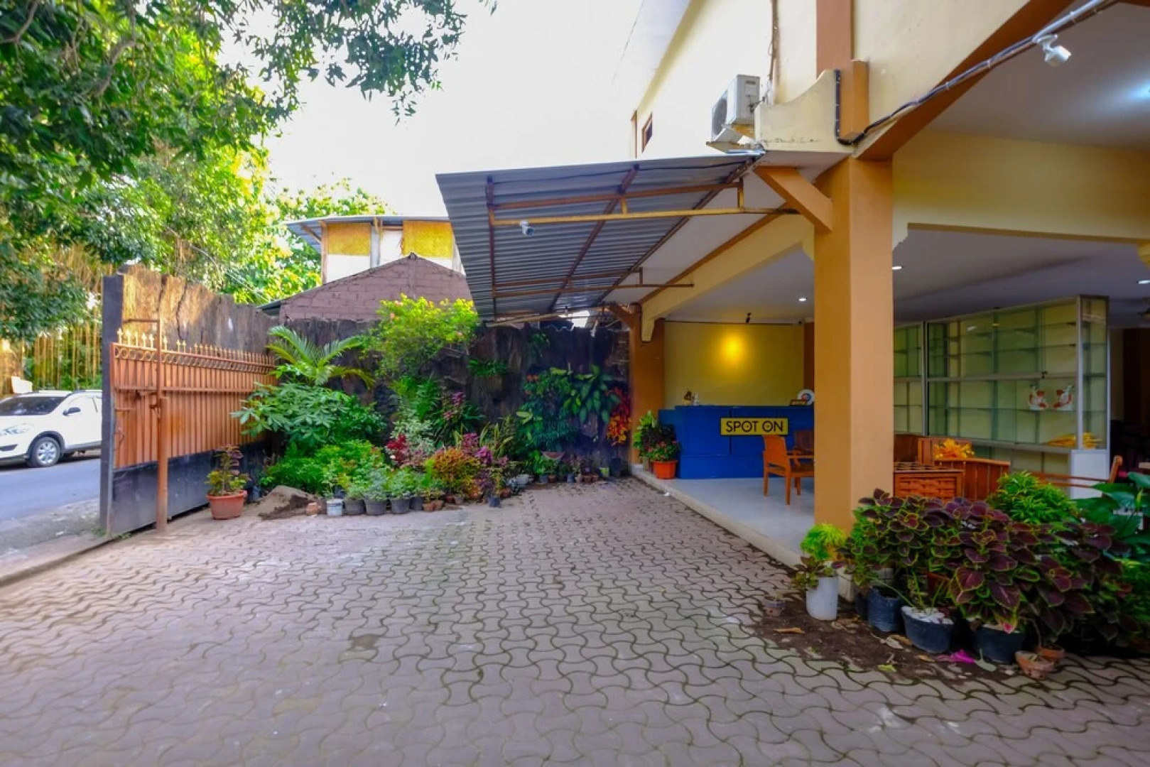 Hotel Elen by OYO Rooms