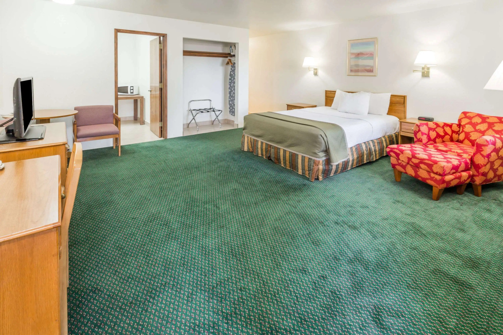 Howard Johnson by Wyndham Roseburg