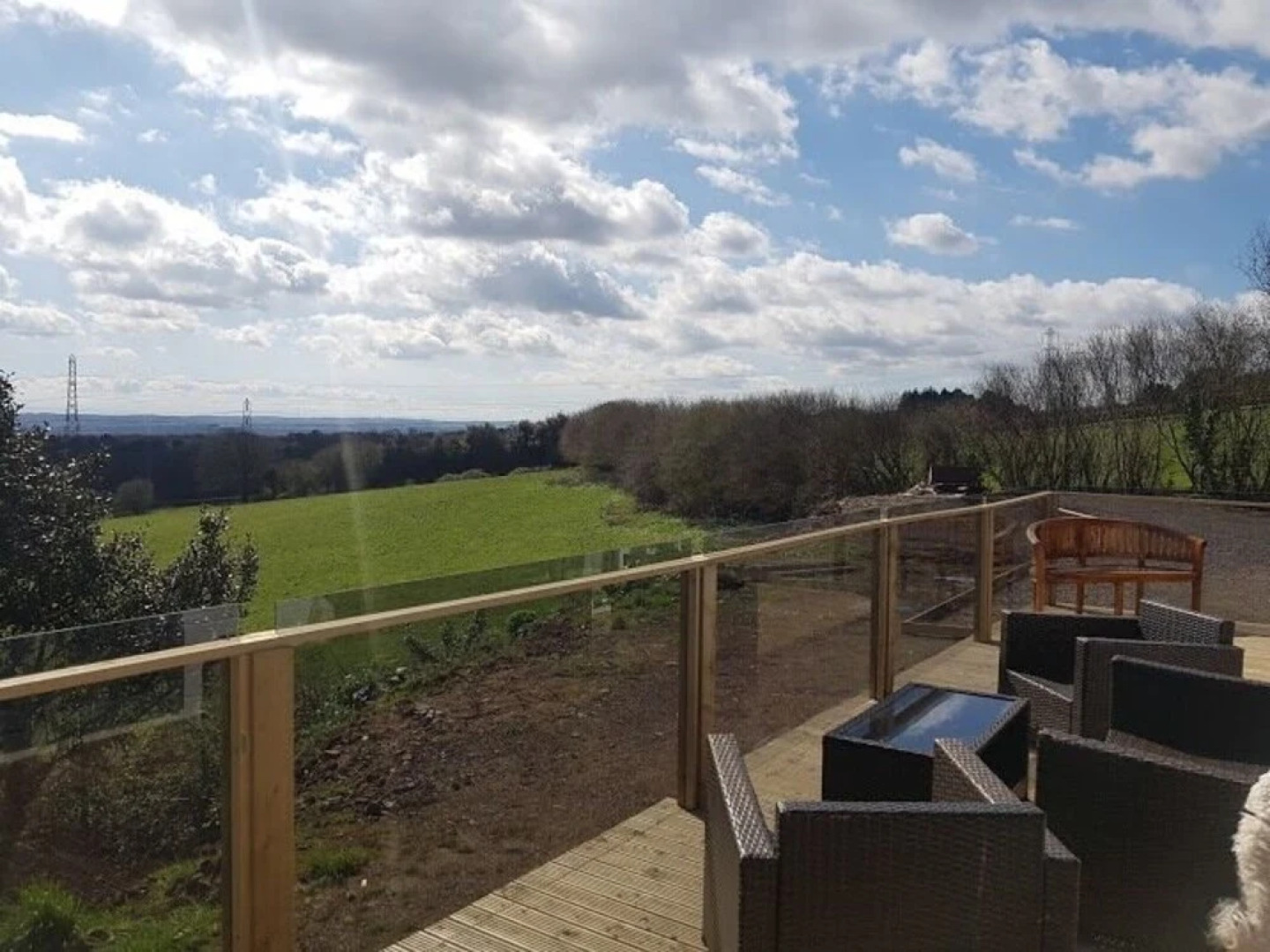 Secret Lodge by Cardiff Holiday Homes