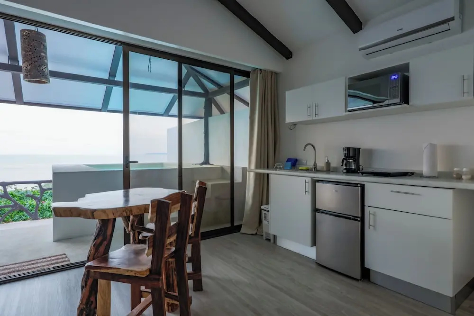 Akua Ocean View Suites