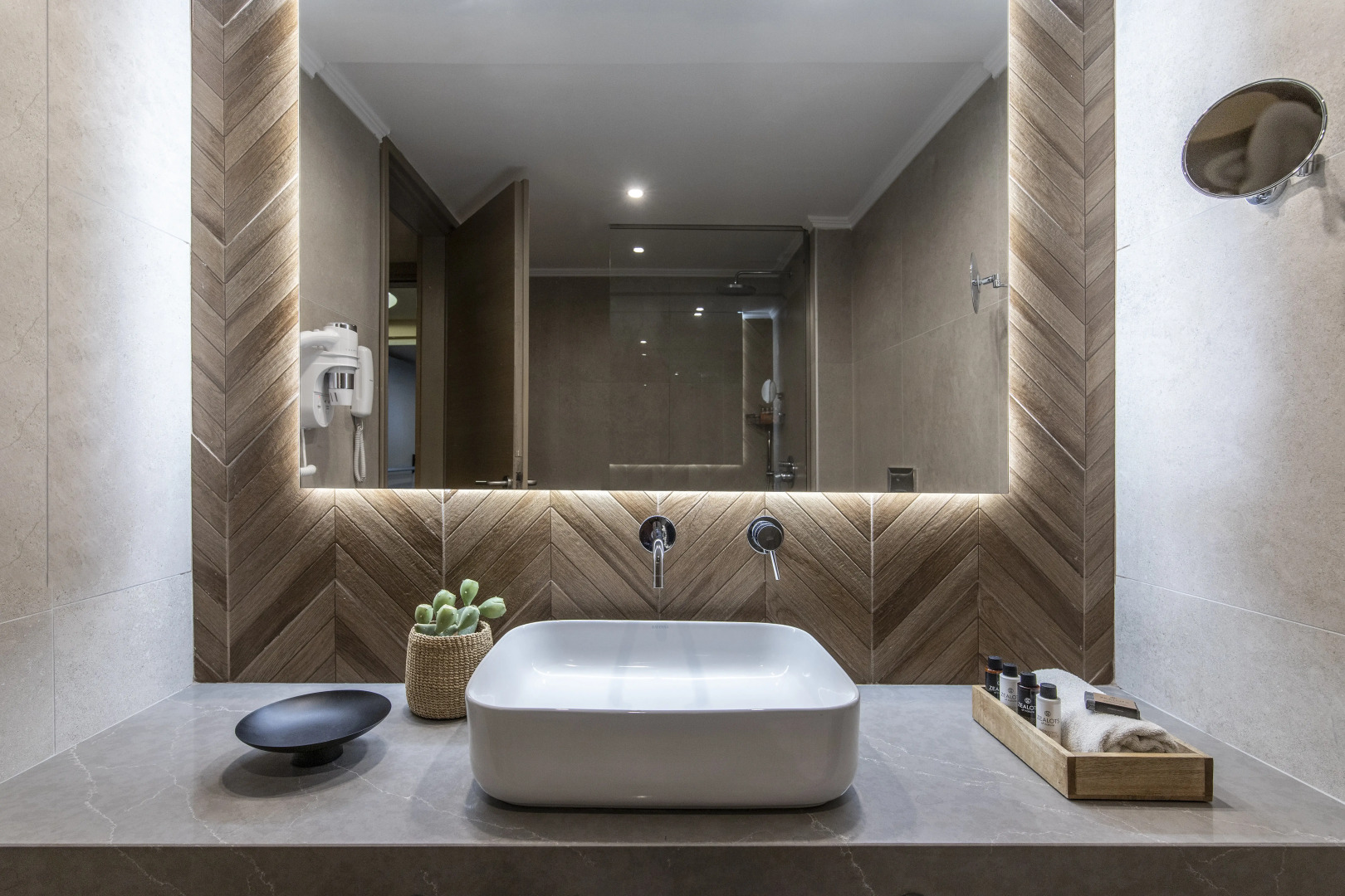 Eden Roc Resort Hotel