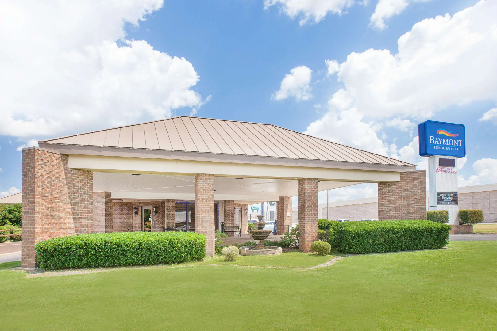 Baymont Inn and Suites Paris