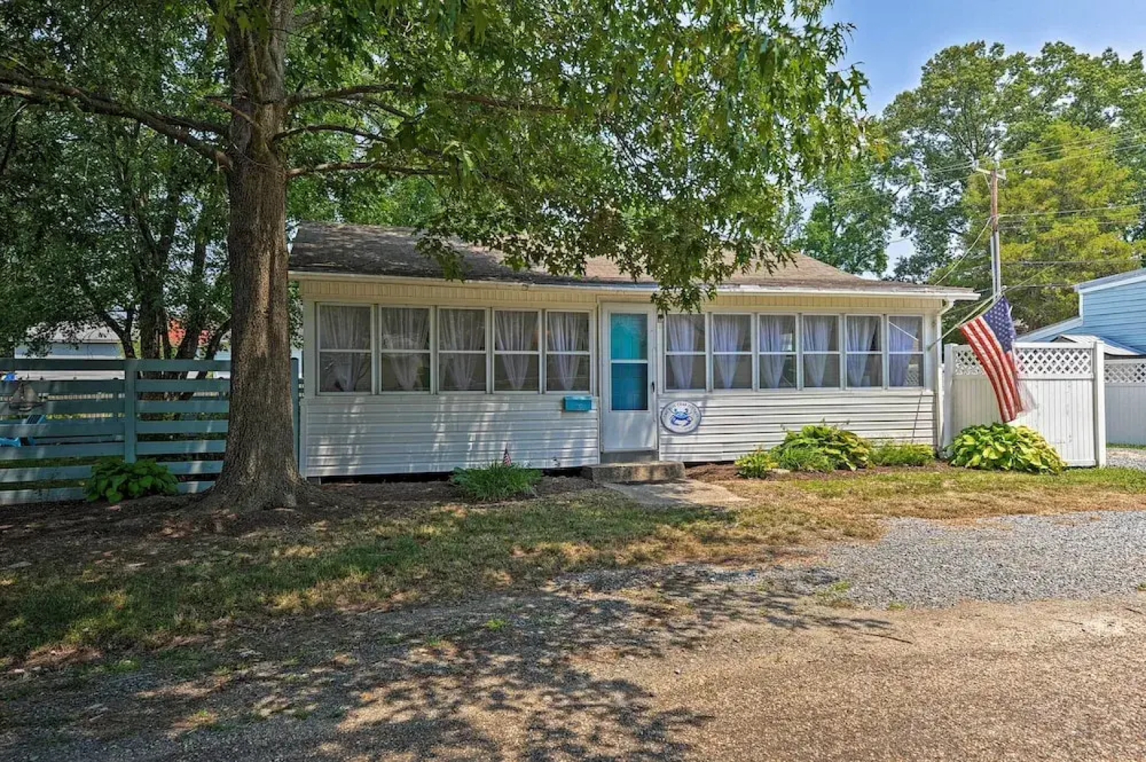 'the Blue Crab Cottage' - 3 Blocks From The Beach!